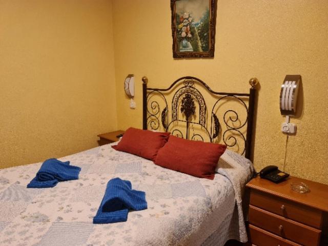 Отель Pensao Residencial Flor Dos Cavaleiros Лиссабон Экстерьер фото