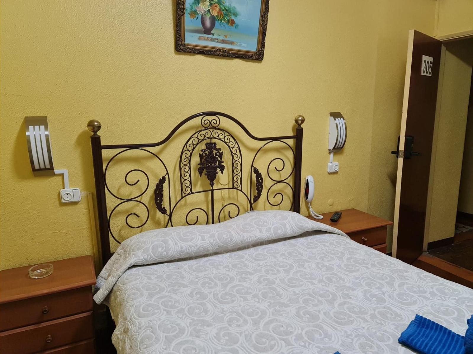 Отель Pensao Residencial Flor Dos Cavaleiros Лиссабон Экстерьер фото